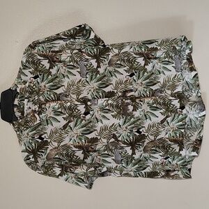 Jane + Delancey Animal Safari Button Up Shirt Size S